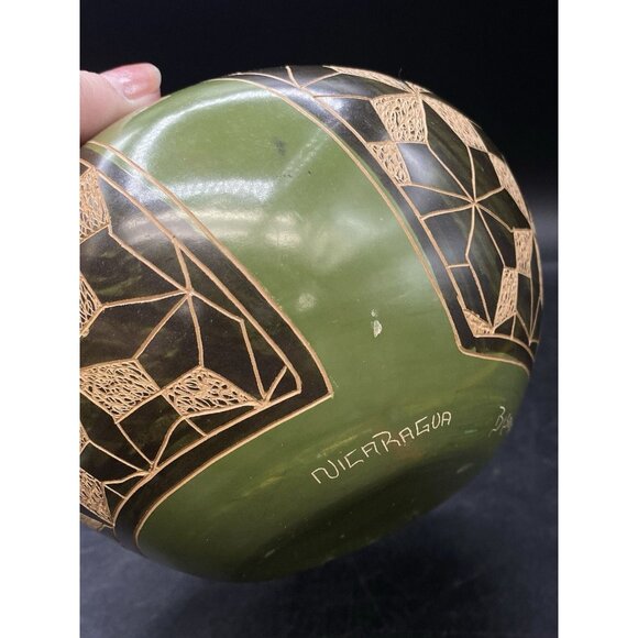 Sgraffito Carved Pottery Vase Nicaragua Bismarck Ocampo Signed Folk Art - Picture 4 of 11